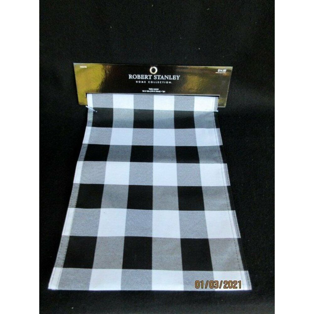 NWT Robert Stanley Farmhouse Christmas 70x13 Table Runner Black/White Buffalo Ch
